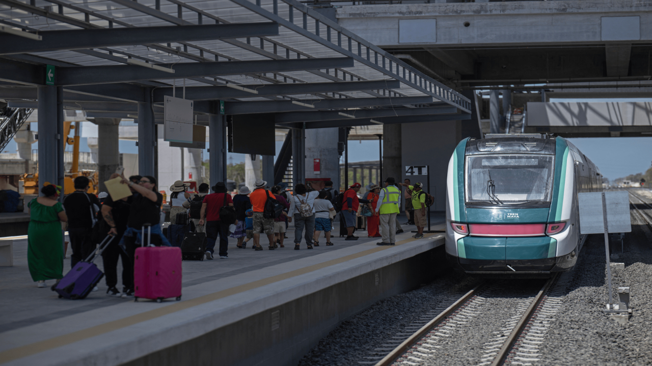A pesar de promesas, el plan oficial de la terminal de carga del Tren Maya en Cancún no incluye provisiones para combustible ni turbosina.