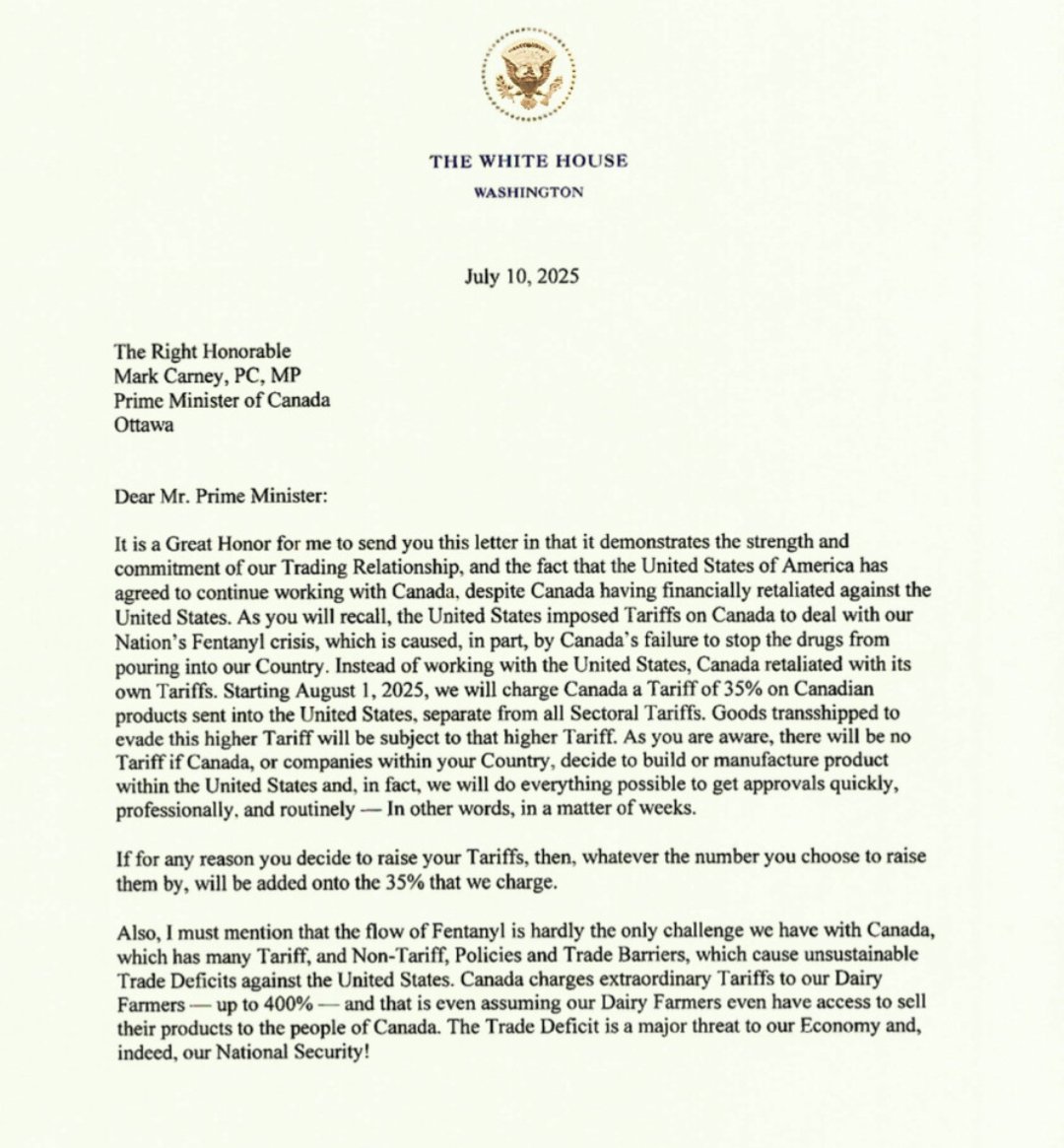 "Donald Trump anunciando los nuevos aranceles."