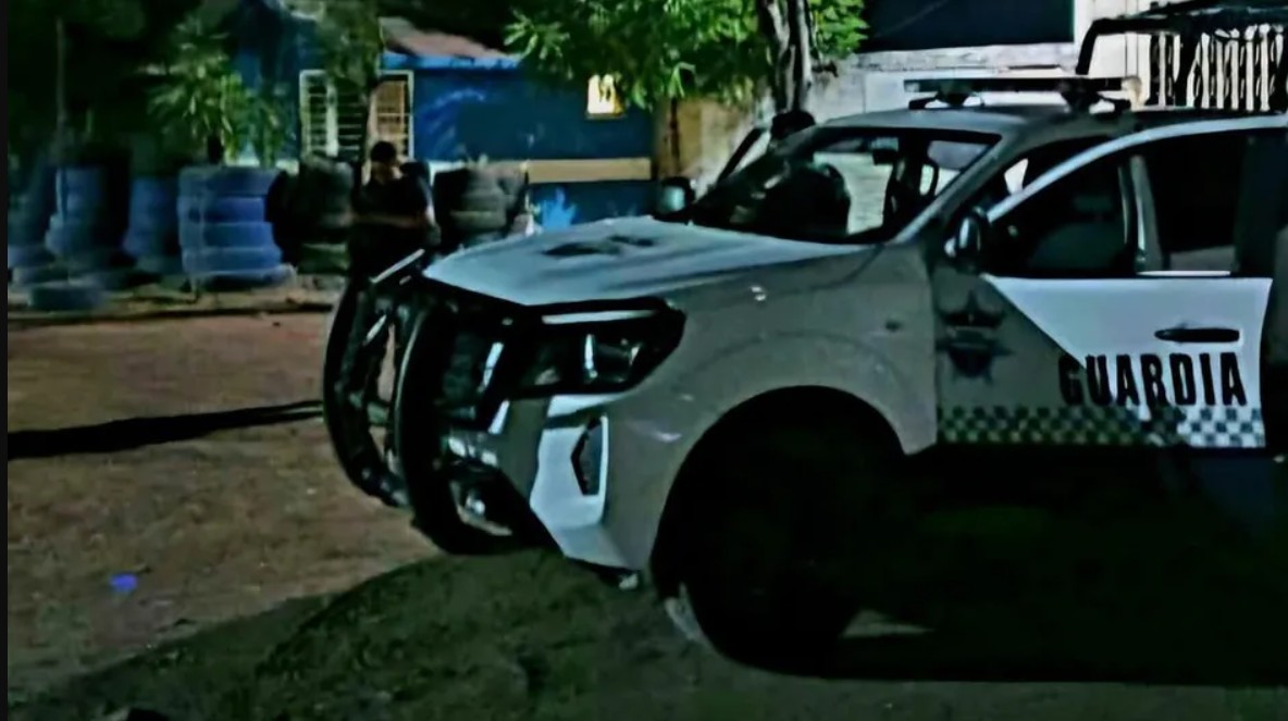 Patrulla de la Policía Municipal de Buenavista en la escena del ataque.