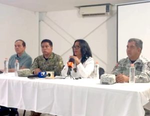 Revisión del C-4: Autoridades revisan las instalaciones del Centro de Control en Acapulco.
