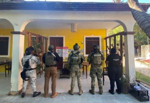 "Operativo de cateo en Lázaro Cárdenas."