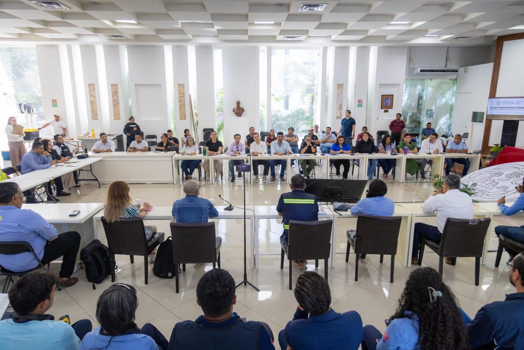 Reunión interinstitucional en el Palacio Municipal.