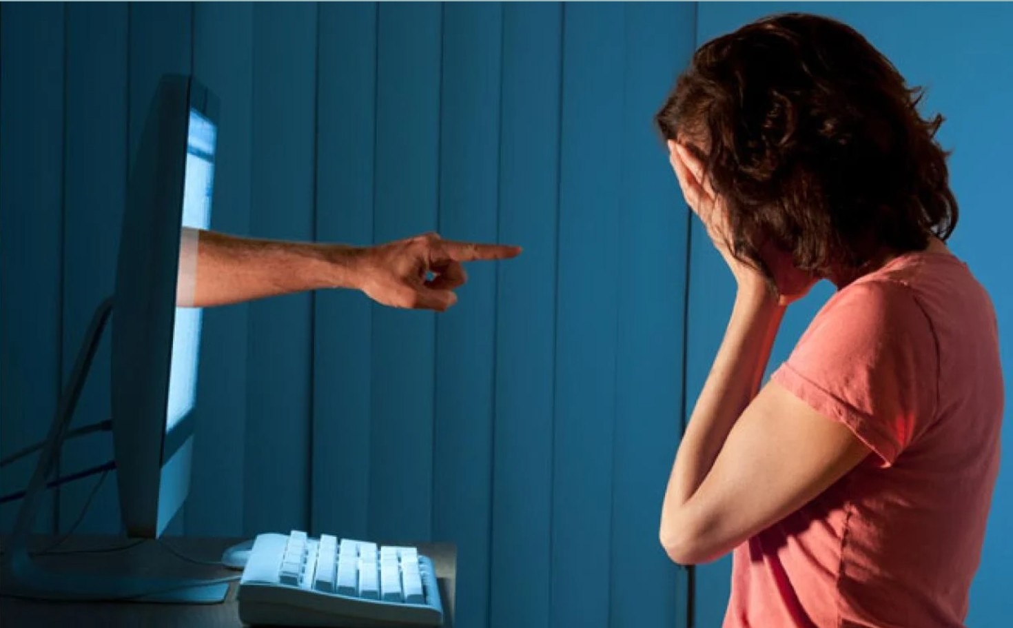 Un 70% de los jóvenes en México ha sido víctima de agresiones en línea.