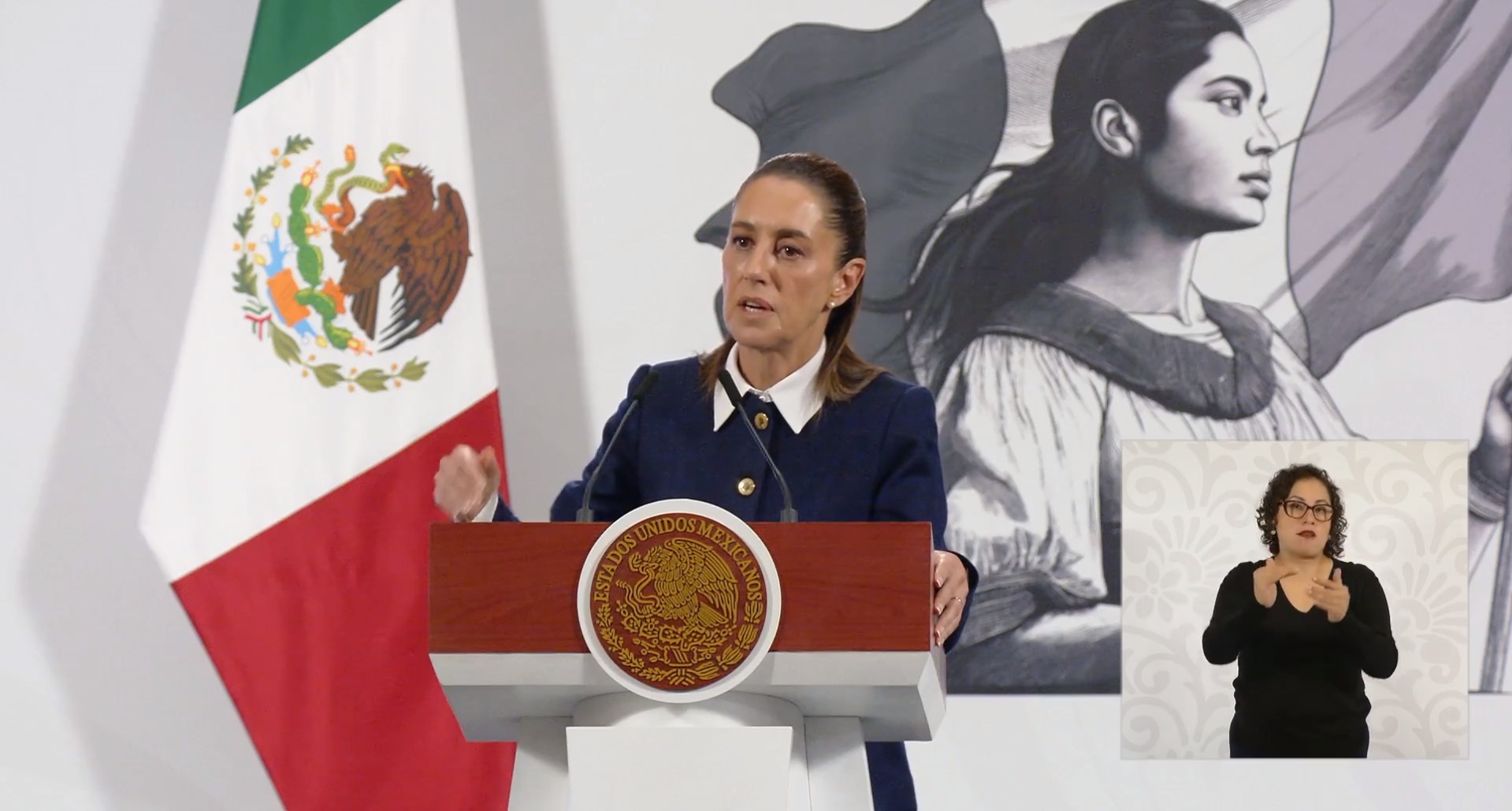 "Claudia Sheinbaum reafirma el compromiso de su gobierno con la salud pública en la mañanera del 15 de julio."