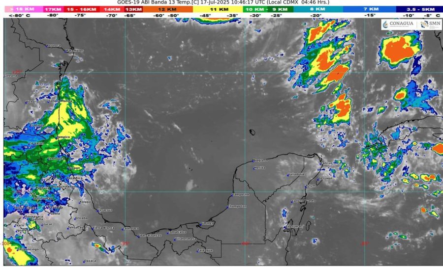 Imagen de la onda tropical afectando la península de Yucatán.