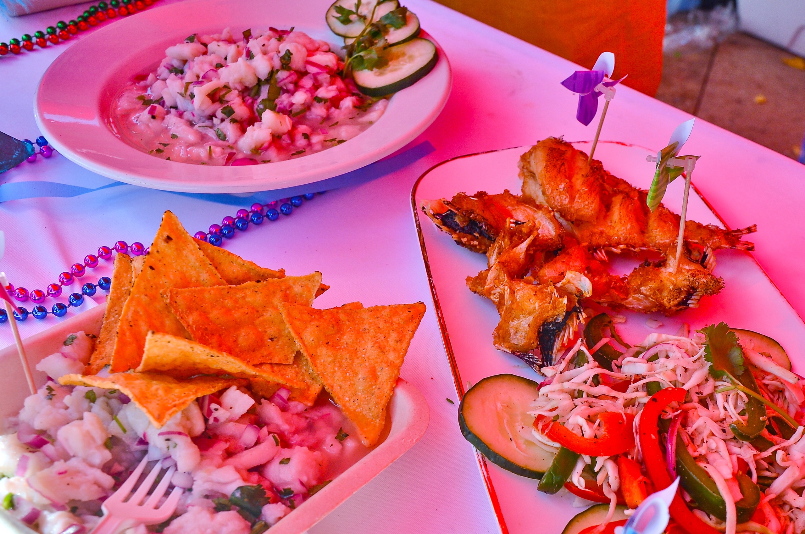 "Proprietarios de restaurantes locales se preparan para el festival."