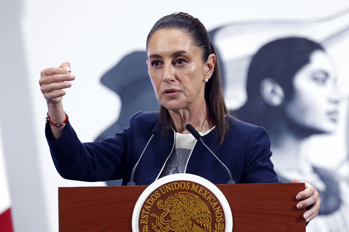 La construcción militar en Bacalar cuenta con aval ambiental y legal, asegura Sheinbaum, pese a críticas ambientalistas.