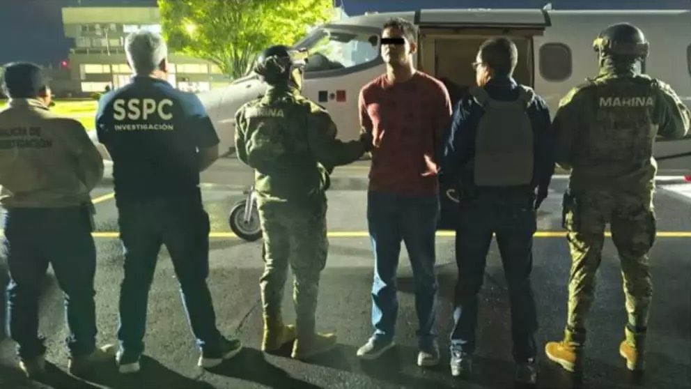 Elementos de seguridad federal y estatal en un operativo, similar al que llevó a la captura de "El Caiser".