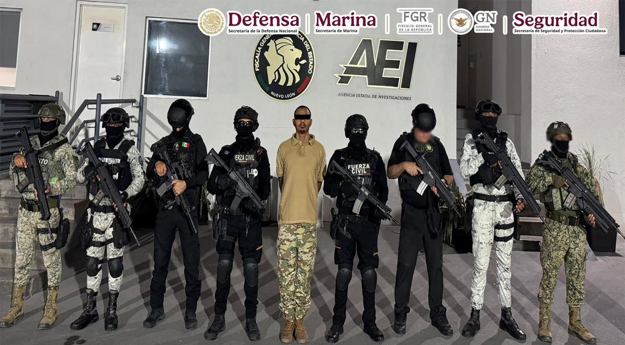 Omar García Harfuch durante el anuncio de las detenciones en Nuevo León.