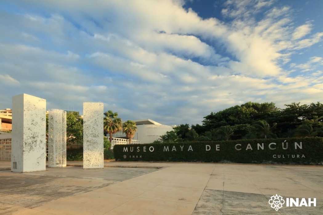 : El Museo Maya de Cancún atrae 70% de visitantes extranjeros (Corea, Japón). Busca recuperar los 70-80 mil visitantes tras caída en 2024.