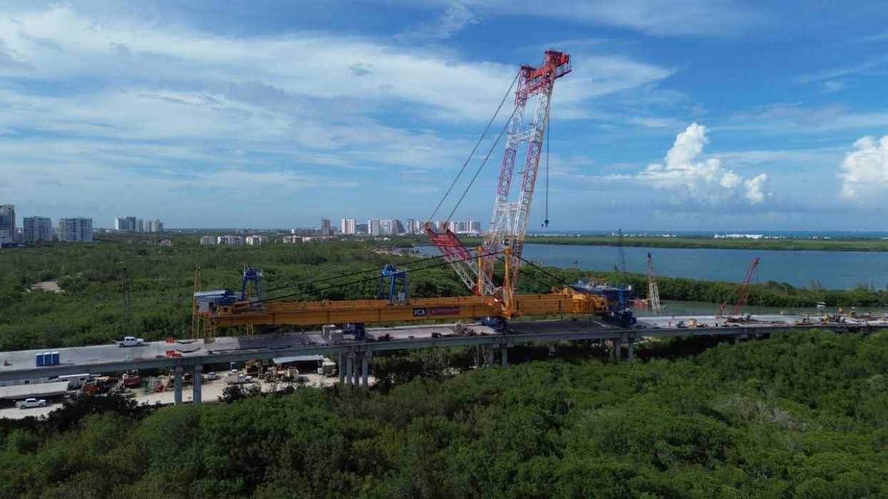 Concluyen trabajos con tecnología ‘Top Down’ en la obra del Puente Nichupté de Cancún. Arco metálico avanza 88.1%, mejorando movilidad.