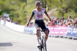 Isaac del Toro en plena acción durante la Clásica de Ordizia.