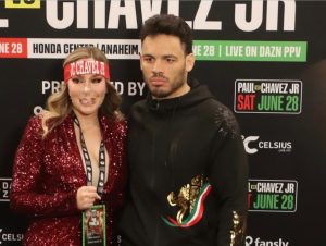 Chávez Jr. en el Ring: Julio César Chávez Jr. durante su última pelea, donde fue criticado por su falta de entrega.