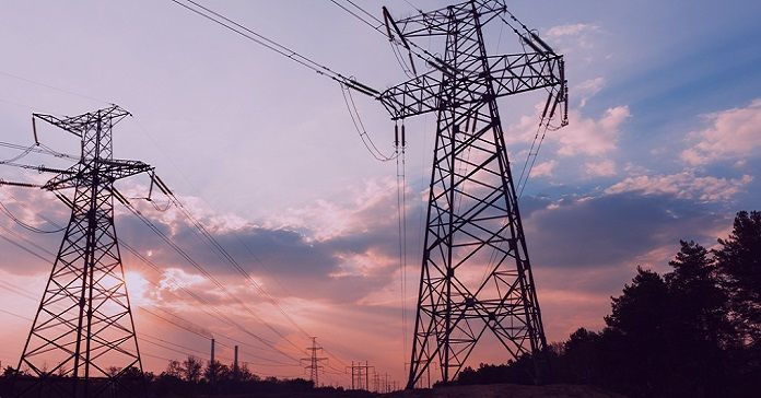 México enfrenta tarifas eléctricas elevadas que impactan la competitividad de las empresas en el país.