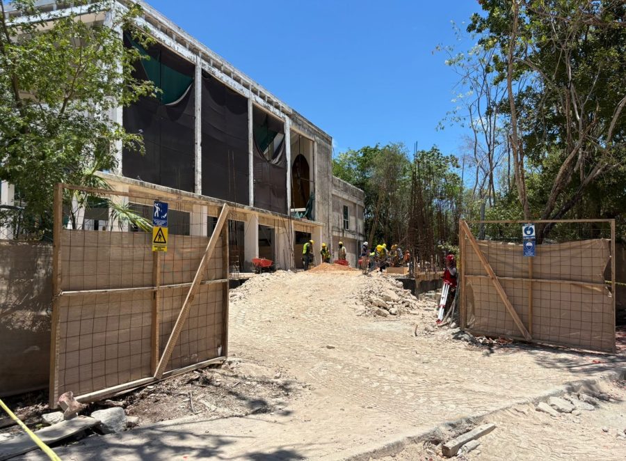 Una vista aérea muestra "El Ombligo Verde", un pulmón vital para la ciudad de Cancún, al centro de la disputa.