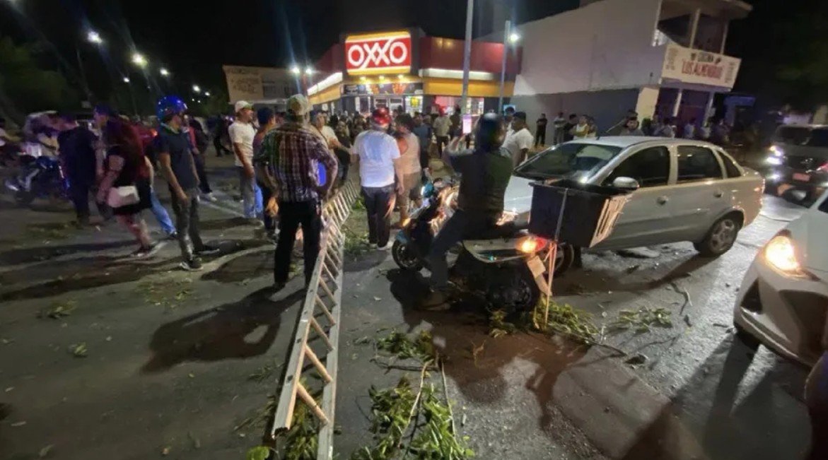 Dan Abimael Barragán Núñez durante una conferencia.