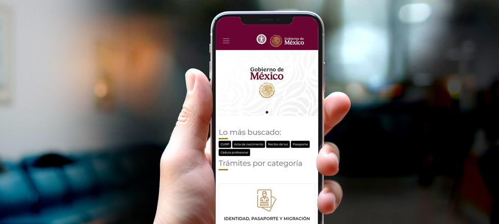 "Antón Bojórquez Mackay durante la presentación del convenio."