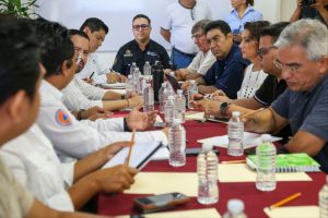Participantes de la primera Mesa de Trabajo Intersectorial en Playa del Carmen.