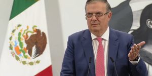 La diplomacia mexicana logra una prórroga de 90 días con Trump para evitar aranceles, a cambio de eliminar barreras no arancelarias.