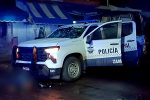 Escena del Crimen: Patrulla de la Policía de Zamora con impactos de bala tras el ataque.