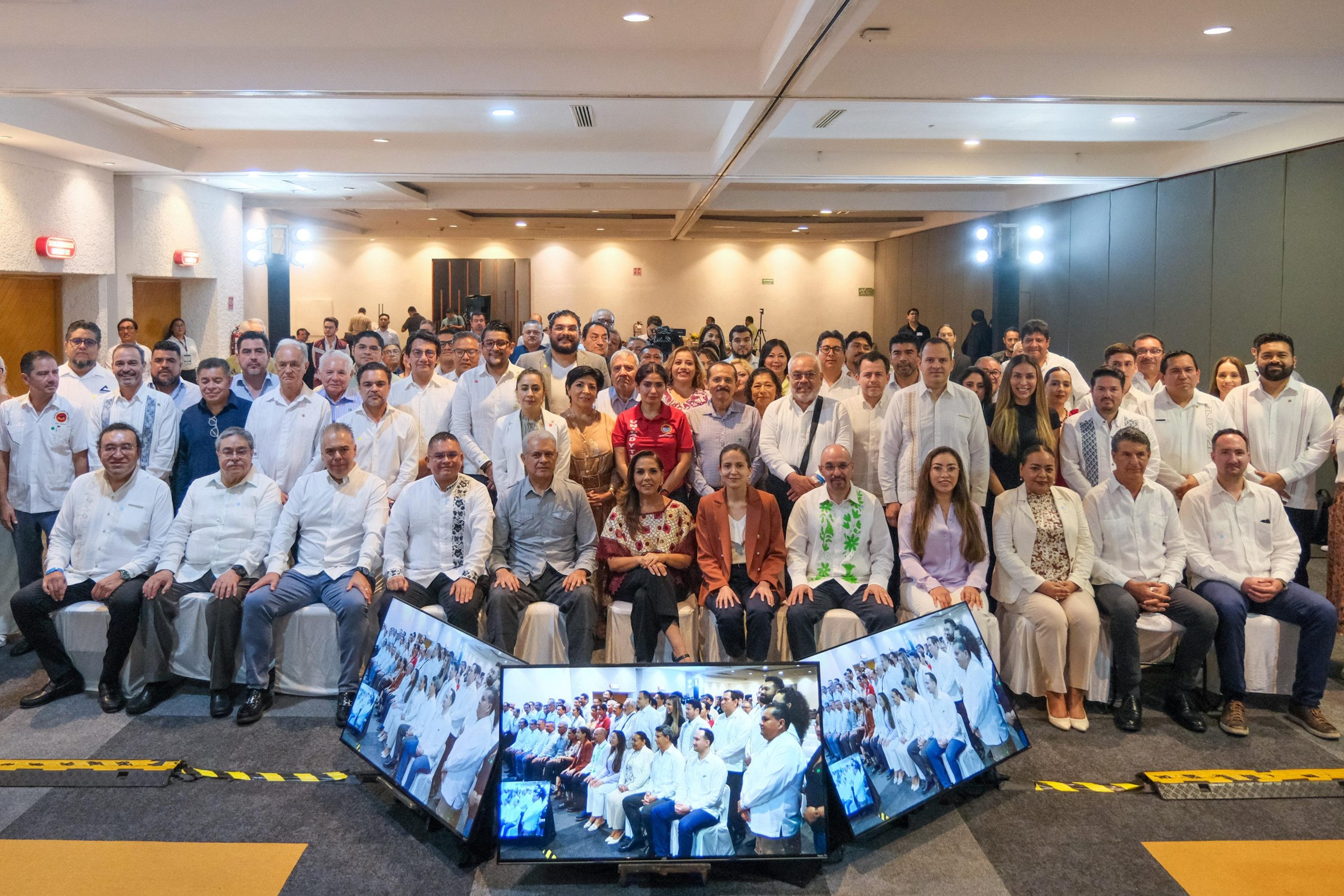 Inauguración del foro por la gobernadora Mara Lezama.