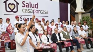 Enfermeras en Protesta: Un grupo de enfermeras manifestándose por sus derechos laborales en Hermosillo.