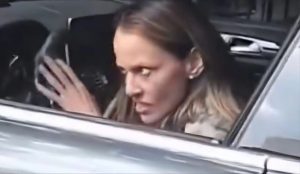 La mujer conocida como Lady Racista durante el incidente.