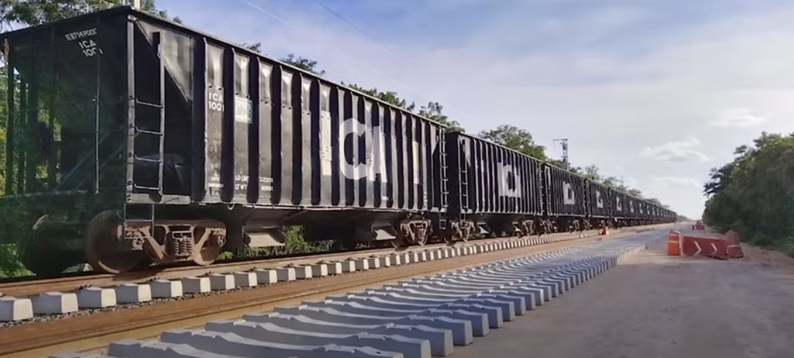 Terminal en construcción del Tren Maya de carga en Cancún, Quintana Roo.