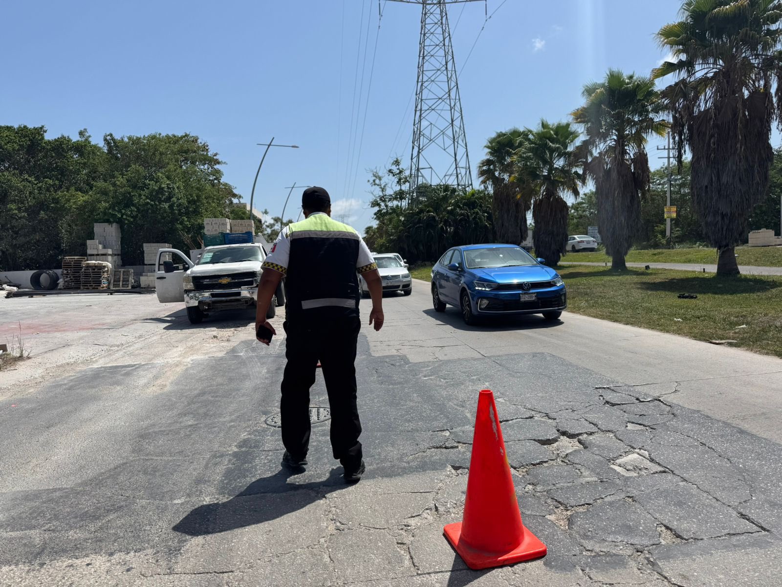 Trabajos de repavimentación en el Boulevard Colosio.
