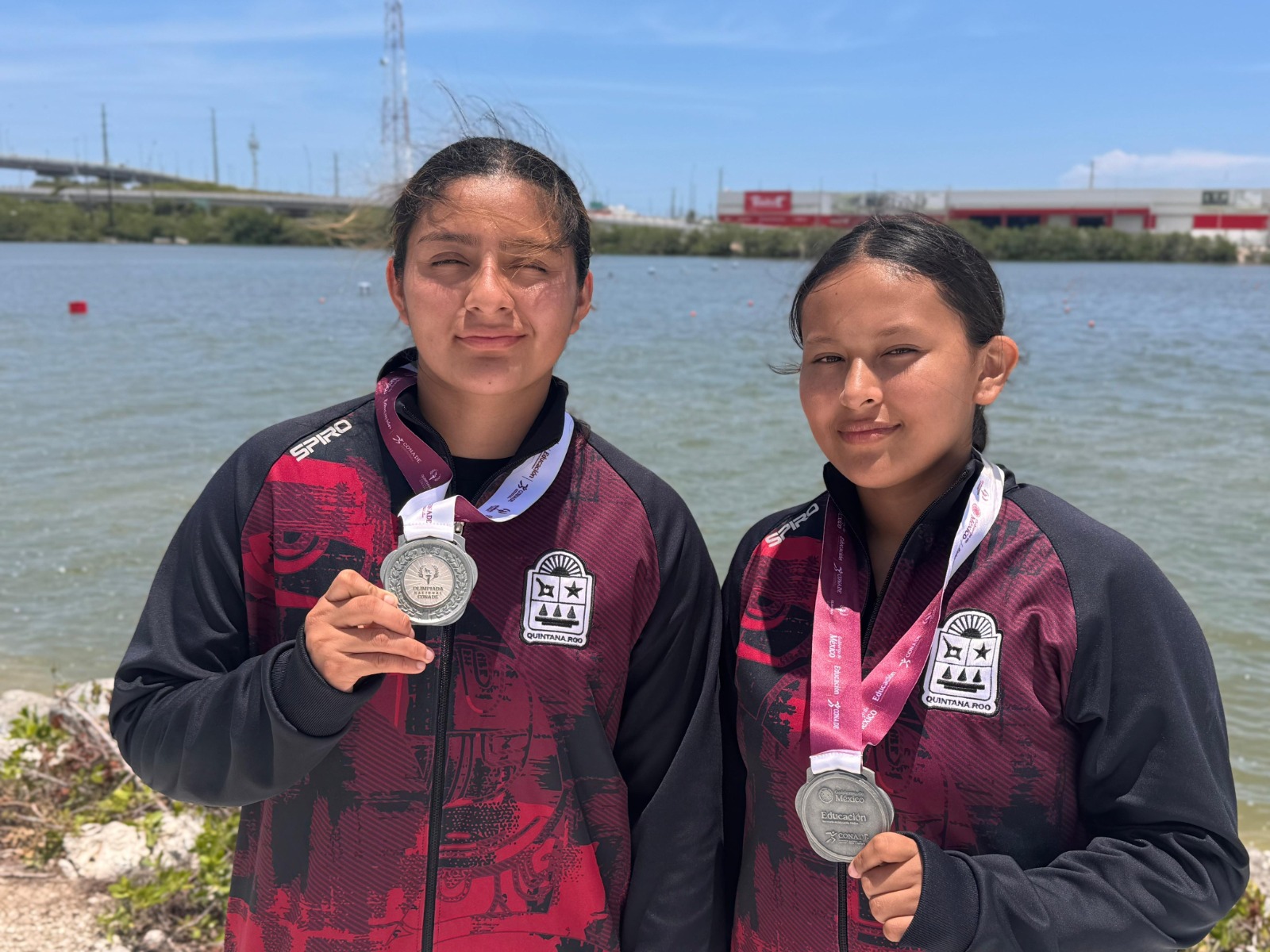 Yuletci Cahori Pérez Martínez y Brisbey Estephani Jiménez Delgado, duplista de plata en canotaje de Quintana Roo.