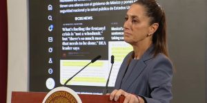 Sheinbaum defiende la estrategia antidrogas en México, reportando 50% menos tráfico de fentanilo y 25% menos homicidios, y pide a EU asumir su rol en adicciones.