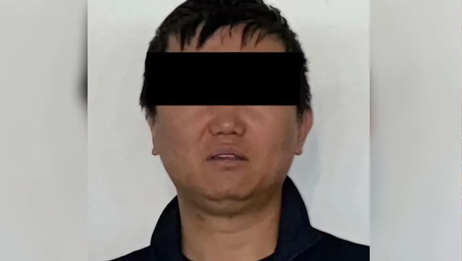 Zhi Dong Zhang, alias "El Chino", presunto operador financiero del CJNG y Cártel de Sinaloa, se fugó de un domicilio en la CDMX mientras esperaba su extradición a Estados Unidos.