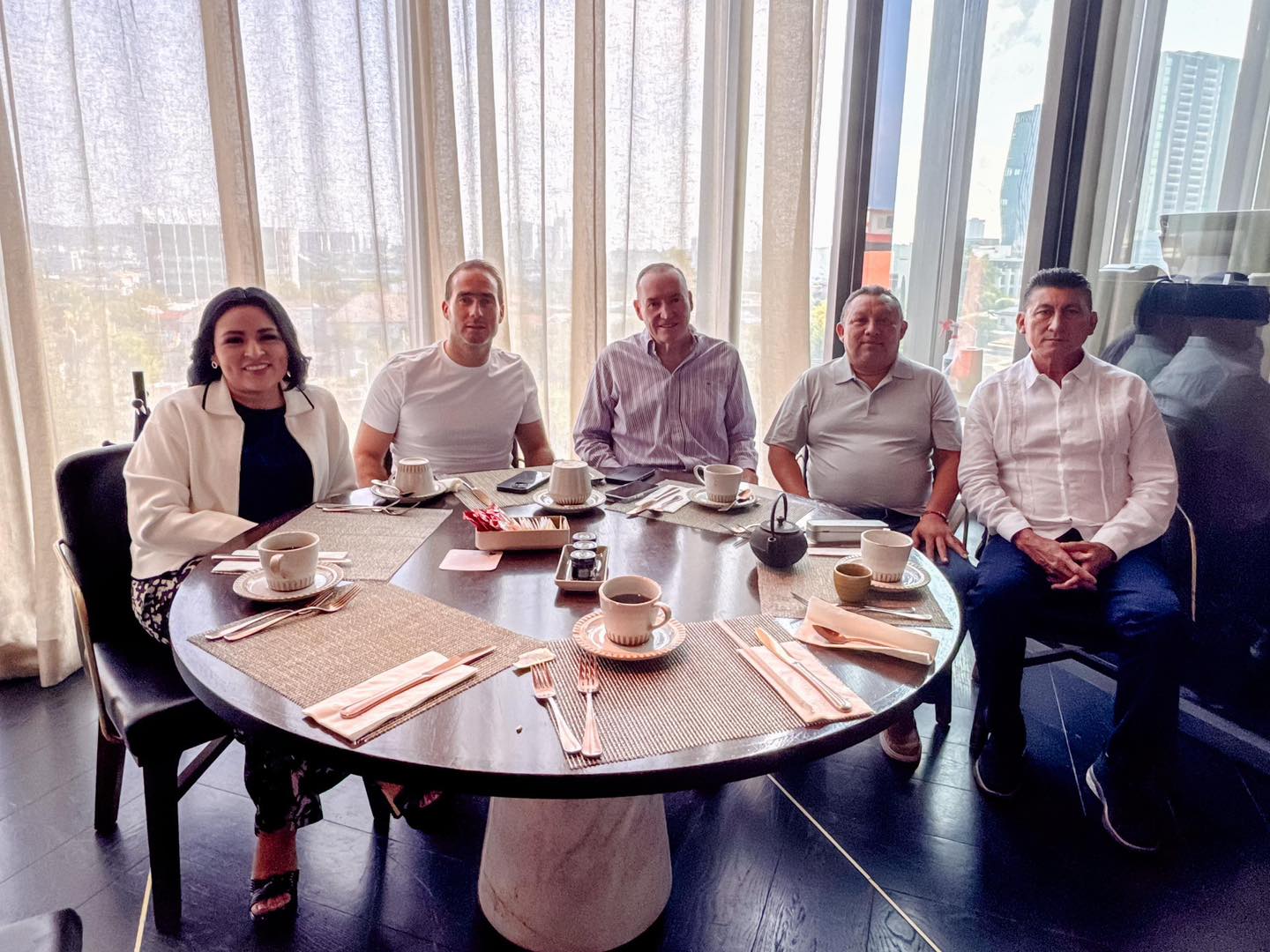 Alcaldes de la Zona Maya se reúnen con director de Soriana. La inversión privada en Quintana Roo se busca para el desarrollo y el Mercado de la Prosperidad Compartida.