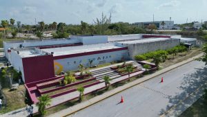 La gobernadora Mara Lezama supervisa el avance de la rehabilitación en el CEDAR Cancún.