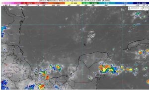 Lluvias en Cancún. El pronóstico del tiempo en Quintana Roo prevé lluvias fuertes y actividad eléctrica a lo largo del día debido a la onda tropical 19.