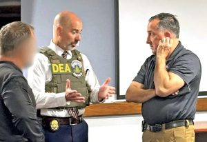 Agentes de la DEA durante un operativo fronterizo.