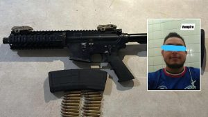 Omar García Harfuch informa a los medios sobre la detención de un presunto líder delictivo en Tabasco.