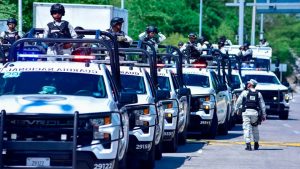 La Guardia Nacional patrulla las principales carreteras del país.