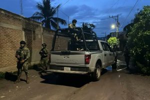 Comandos armados ingresaron a El Limón de los Ramos en una caravana de camionetas.