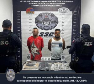 Los oficiales aseguraron un arma larga y narcóticos durante la detención.