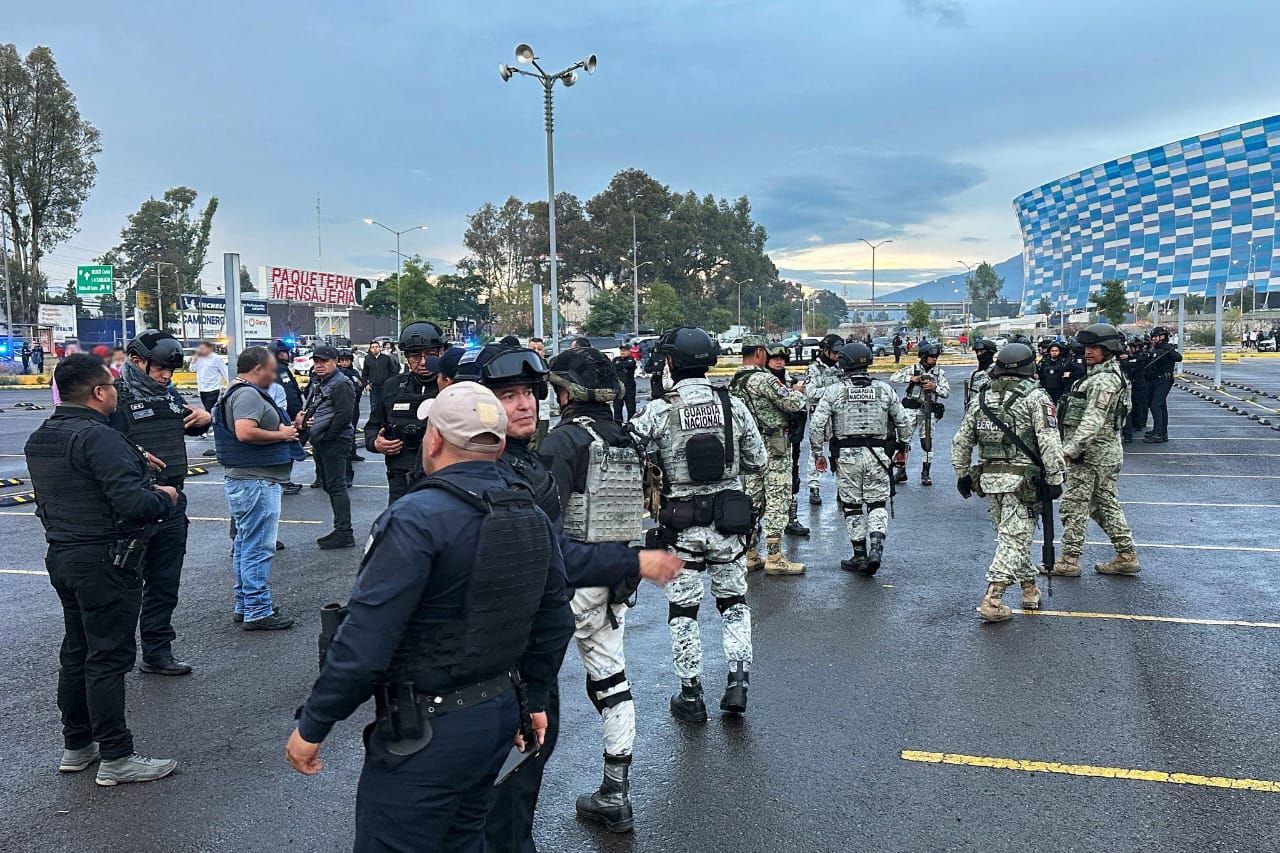 Autoridades de la Secretaría de Seguridad Pública de Puebla implementaron un operativo en el Estadio Cuauhtémoc.