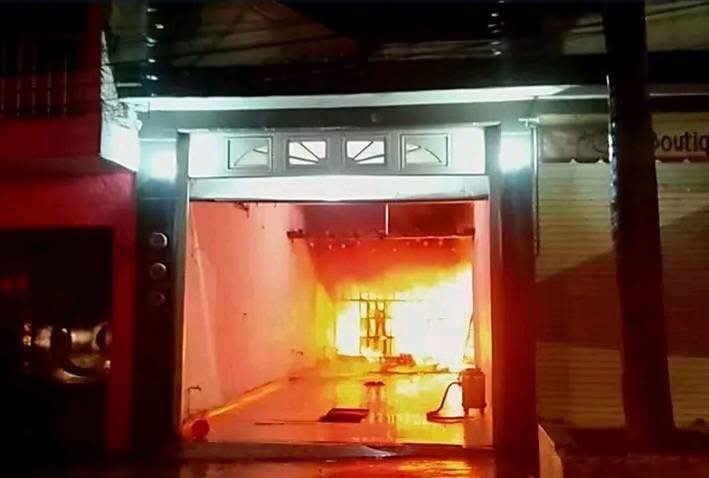 La casa de la alcaldesa Diana Caballero Romero fue blanco de un ataque armado e incendiario en Queréndaro, Michoacán.