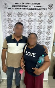 Elementos de la FGE en un operativo contra la extorsión telefónica.