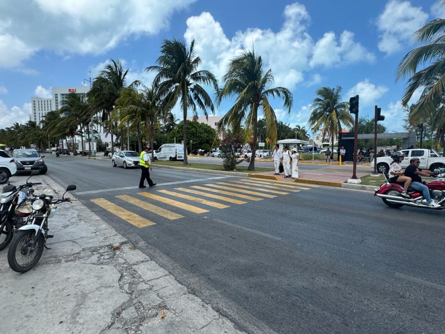 Los trabajos en el Boulevard Colosio provocan importantes cierres viales en Cancún.