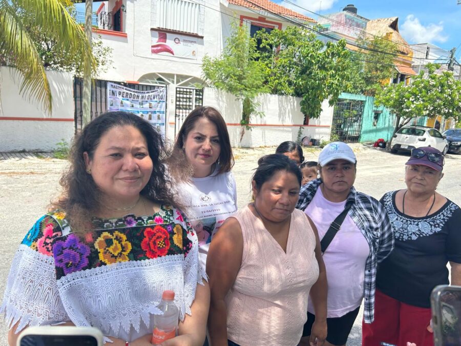 Representantes de colectivos de víctimas y madres buscadoras se manifiestan en Cancún para exigir una designación justa.