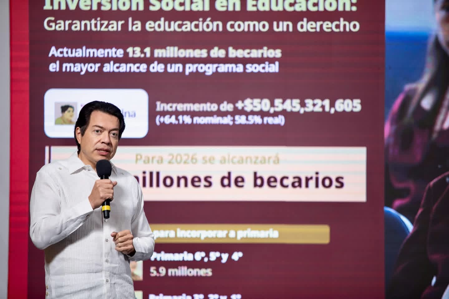 El secretario de Educación, Mario Delgado, expone los detalles del presupuesto educativo 2026.