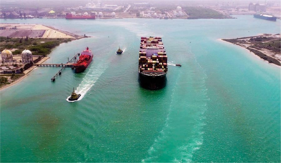 El buque Challenge Procyon, asegurado en el puerto de Altamira, es el centro de la investigación por huachicol fiscal y tráfico de armas.