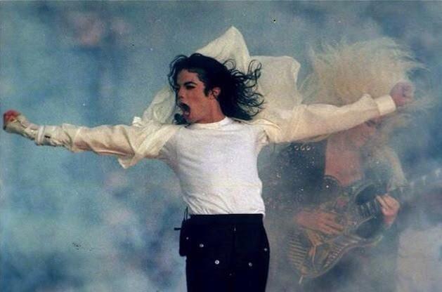 La demanda de 400 millones de dólares busca responsabilizar al patrimonio de Michael Jackson por los abusos.