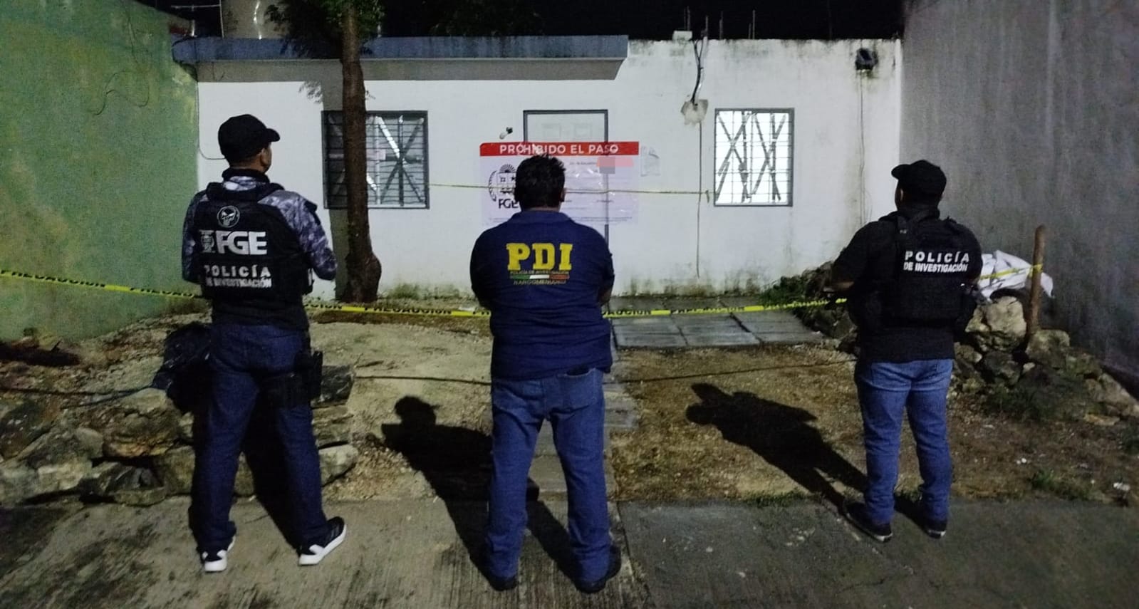 Las autoridades colocaron sellos de aseguramiento en los inmuebles cateados.