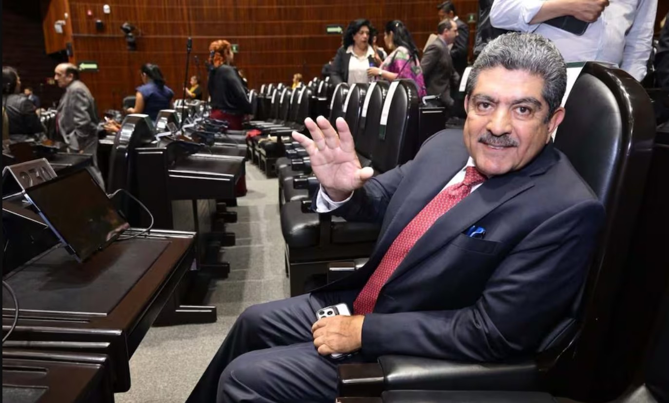 Ricardo Monreal, coordinador de la bancada de Morena, confirma el estado de salud de Manuel Espino.